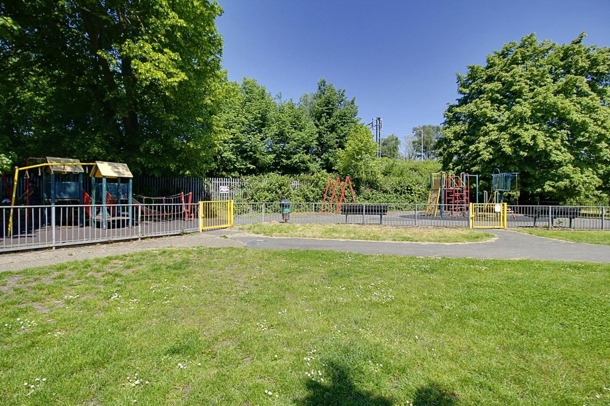 דירות רדינג 2Bdr Flat Rg1 - Free Open Parking מראה חיצוני תמונה